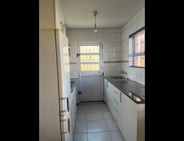 2 BEDROOM PROPERTY TO RENT IN SOUTHFIELD